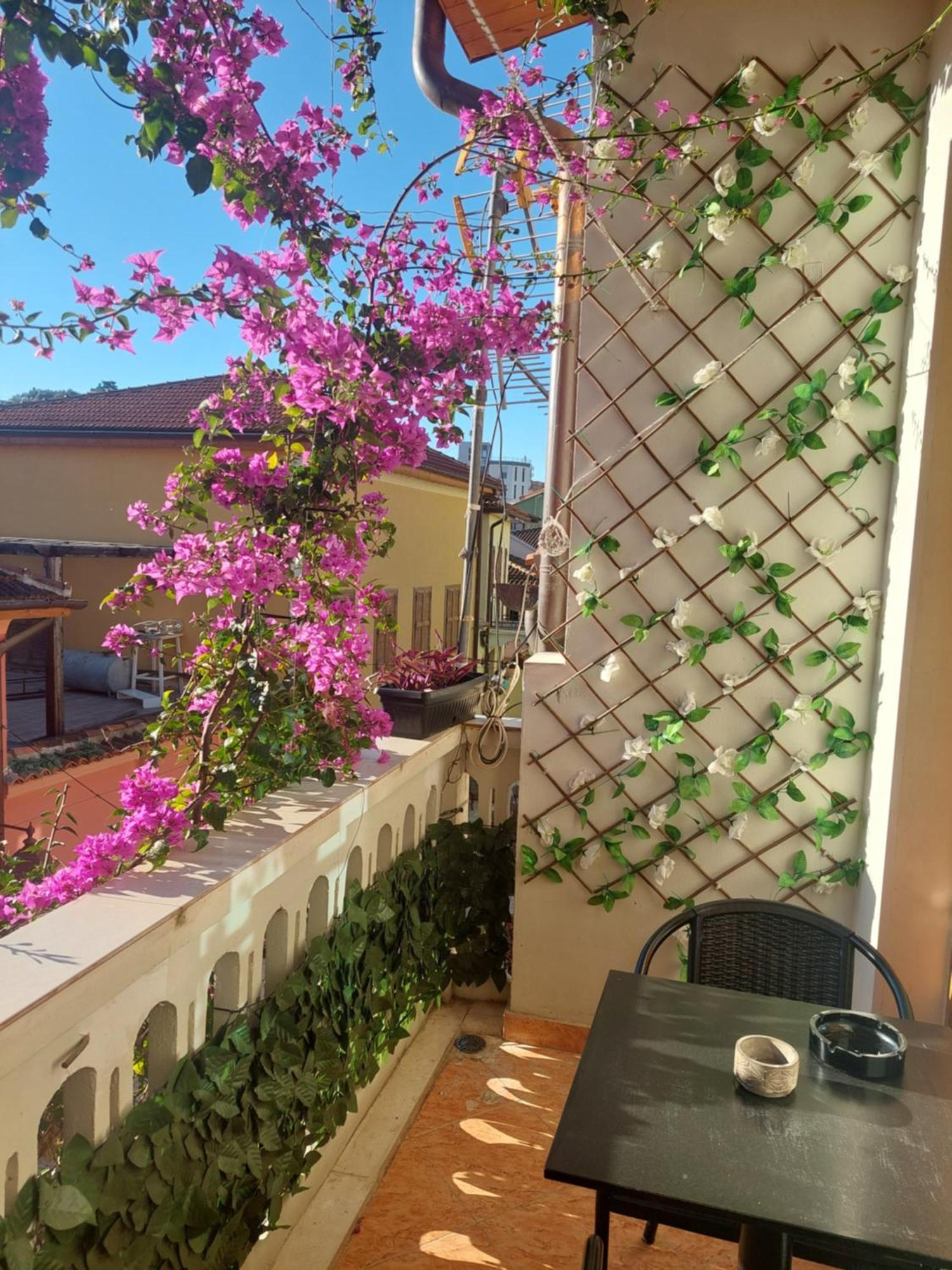 Godard Apartments Vlorë Екстериор снимка