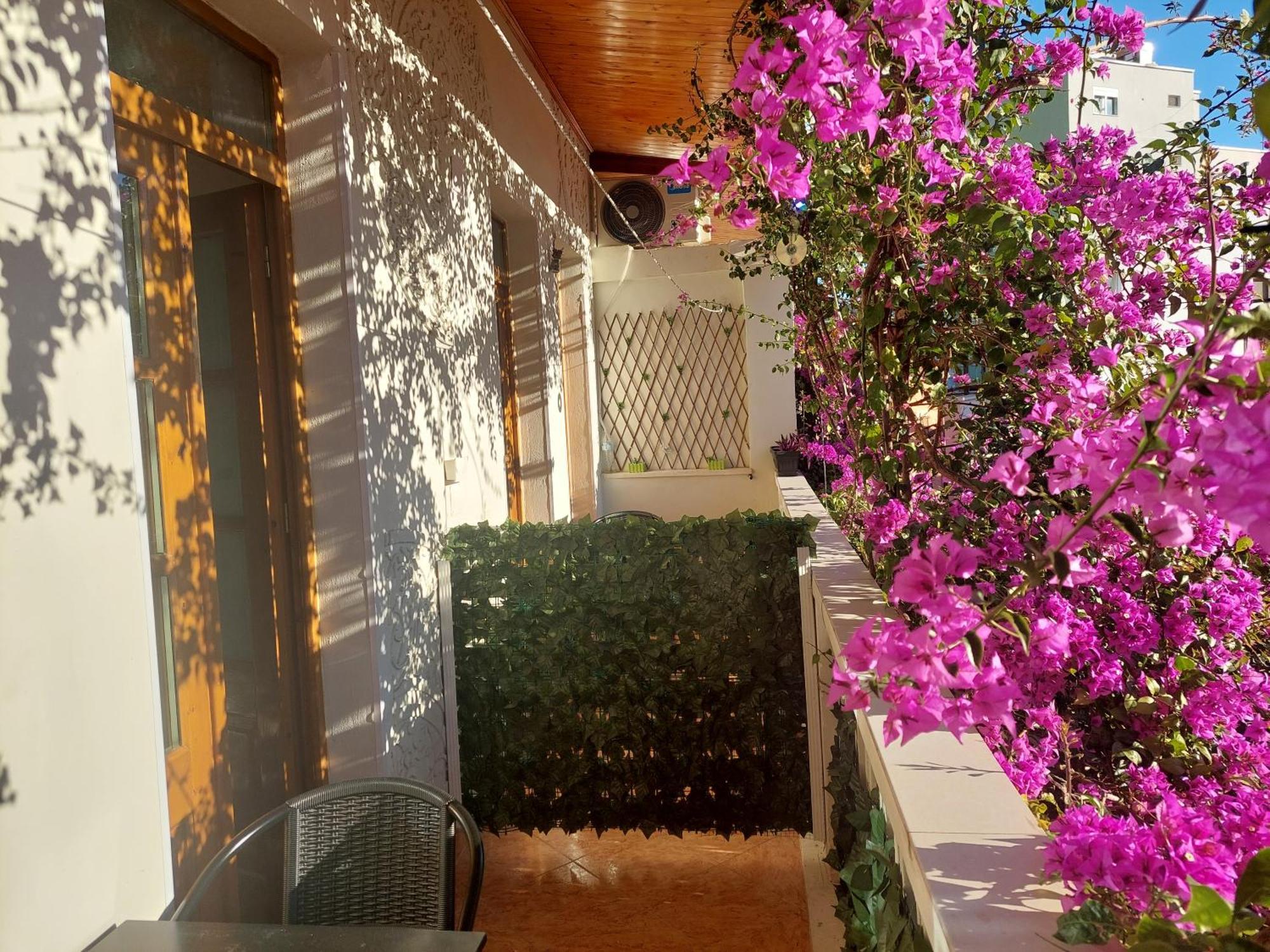 Godard Apartments Vlorë Екстериор снимка